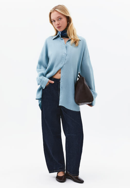 Keten Gömlek ve Barrel-Fit Denim Kombini