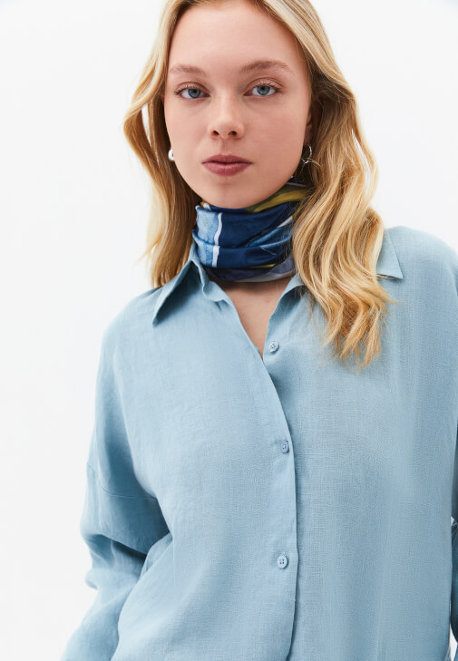 Keten Gömlek ve Barrel-Fit Denim Kombini