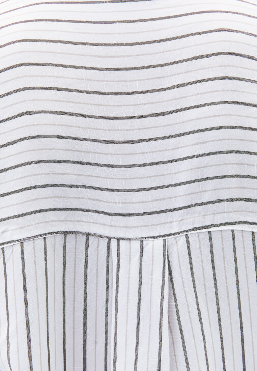 Çizgili Keten Gömlek ve Pantolon Kombini