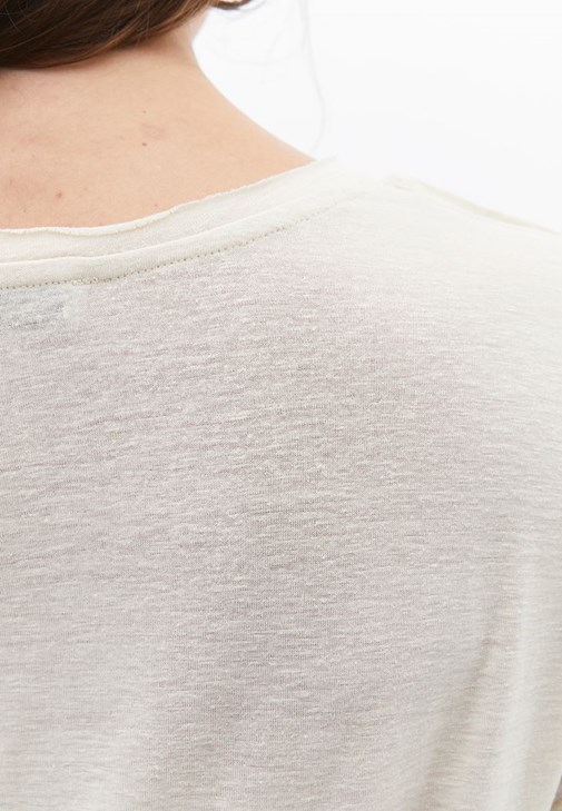 Keten Karışımlı Tişört ve Carrot-Fit Pantolon Kombini