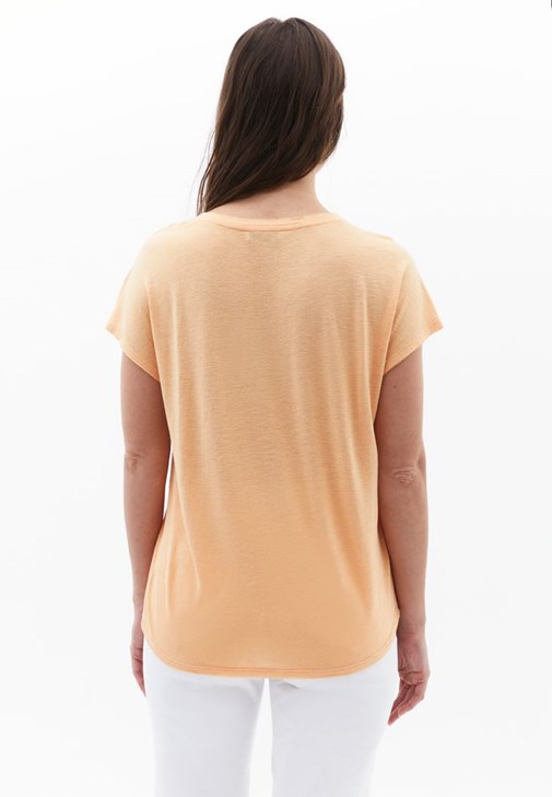 Keten Karışımlı Tişört ve Tencel Pantolon Kombini