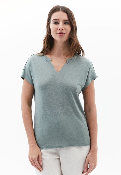 Keten Karışımlı Tişört ve Keten Pantolon Kombini