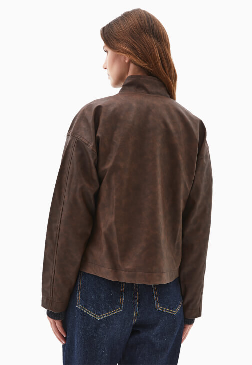 Vegan Deri Ceket ve Barrel-Fit Denim Kombini