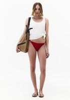 Bayan Kırmızı Aksesuar Detaylı Bikini Altı