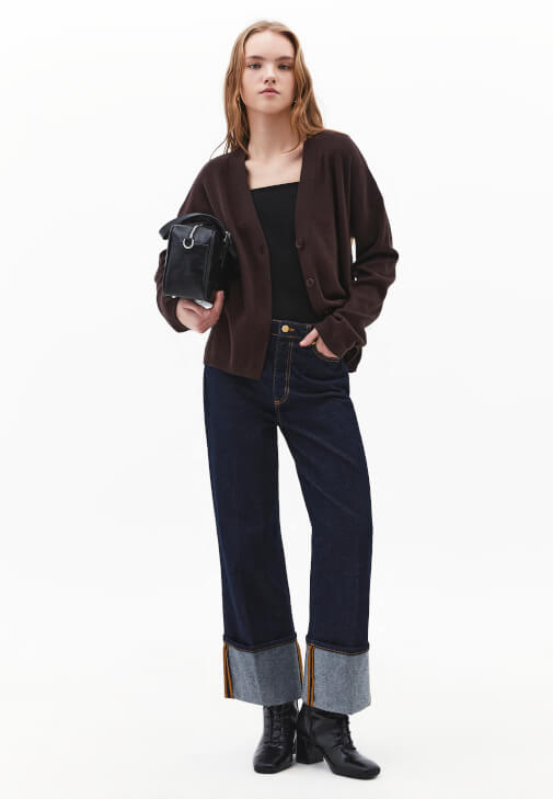  Askılı Atlet ve Mom-Fit Pantolon Kombini