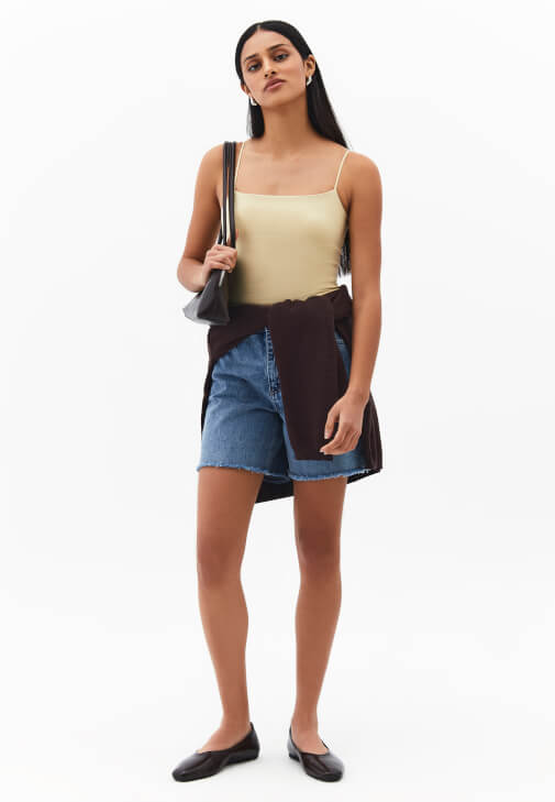  Modal Atlet ve Bermuda Şort Kombini