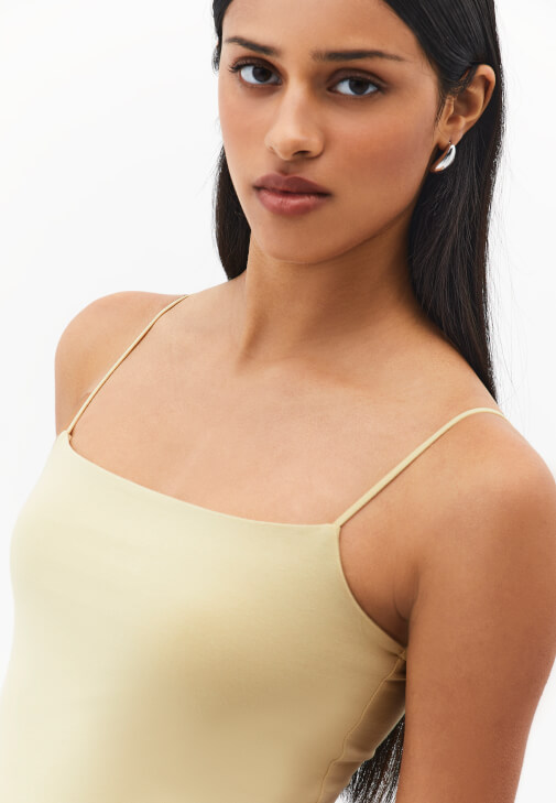 Modal Atlet ve Bermuda Şort Kombini