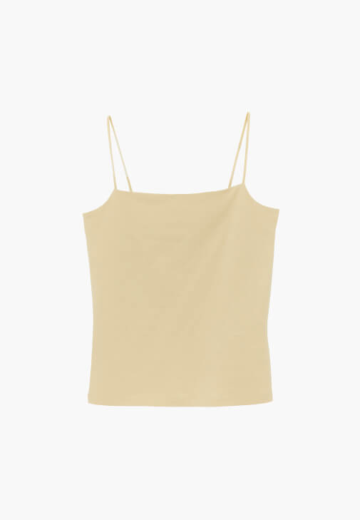 Modal Atlet ve Bermuda Şort Kombini