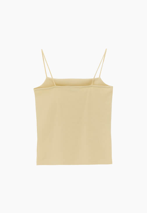 Modal Atlet ve Bermuda Şort Kombini