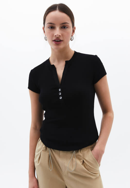 Modal Tişört ve Kargo Pantolon Kombini