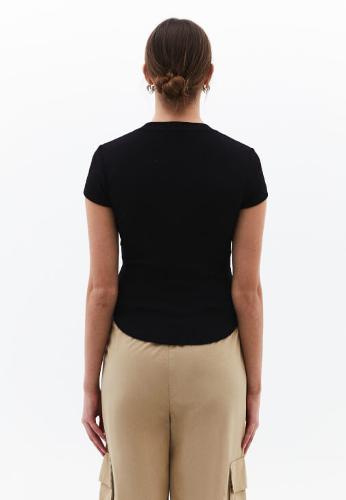 Modal Tişört ve Kargo Pantolon Kombini