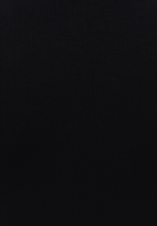 Modal Tişört ve Kargo Pantolon Kombini