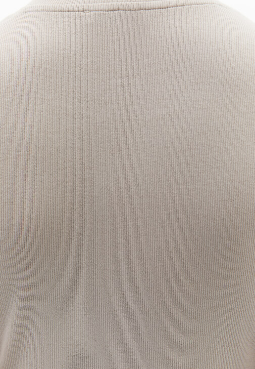 Düğme Detaylı Tişört ve Şort Kombini