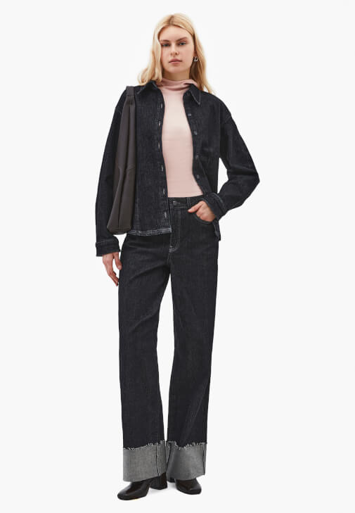 Modal Bluz ve Baggy-Fit Denim Kombini