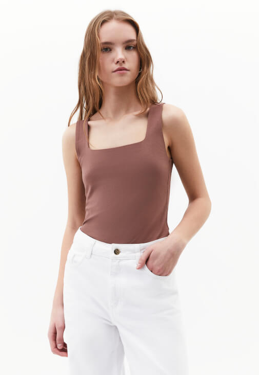 Kahverengi Modal Kare Yaka Atlet