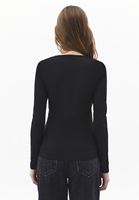 Bayan Siyah Modal Kare Yaka Tişört