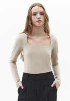 Bayan Bej Modal Kare Yaka Tişört