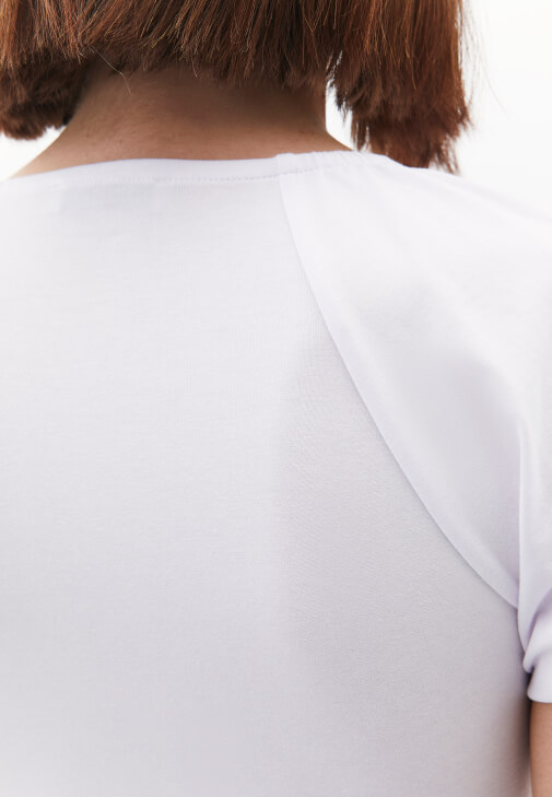 Modal V Yaka Bluz ve Denim Pantolon Kombini