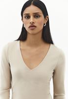 Bayan Bej Modal V Yaka Tişört