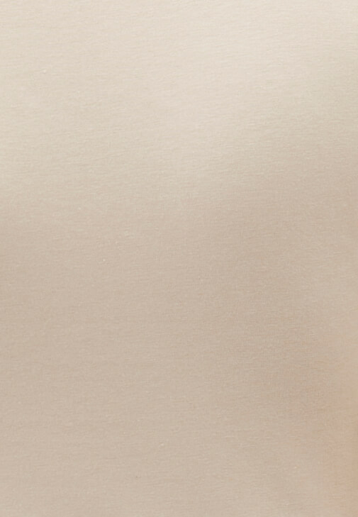 Modal Tişört ve Barrel-Fit Denim Kombini