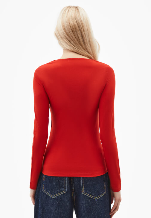 Modal Tişört ve Barrel-Fit Pantolon Kombini