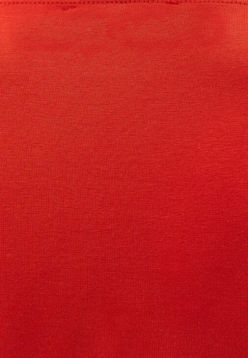 Modal Tişört ve Barrel-Fit Pantolon Kombini