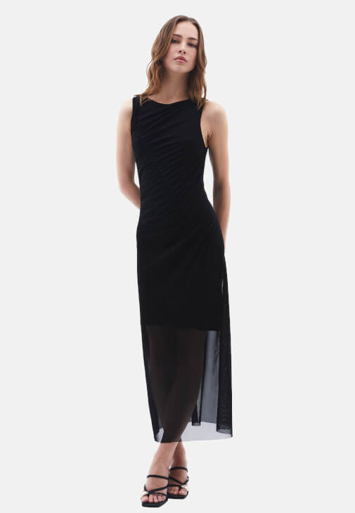 Siyah Büzgü Detaylı Uzun Elbise