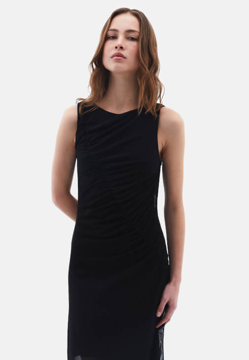 Büzgülü Uzun Elbise ve Topuklu Terlik Kombini