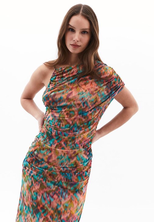 Midi Elbise ve Bantlı Terlik Kombini