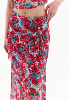 Büzgülü Etek ve Crop Tişört Kombini