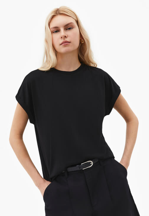 Siyah Modal Bot Yaka Tişört