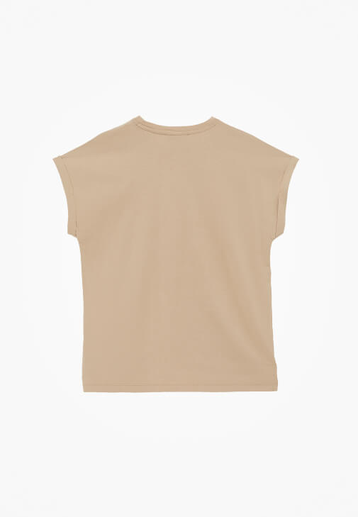 Modal Tişört ve Denim Pantolon Kombini