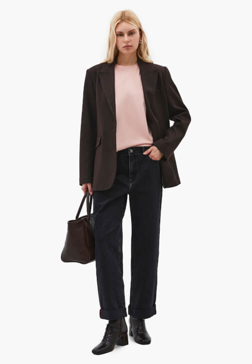 Modal Tişört ve Düşük Bel Pantolon Kombini