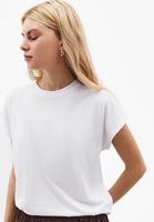 Bayan Beyaz Modal Bot Yaka Tişört