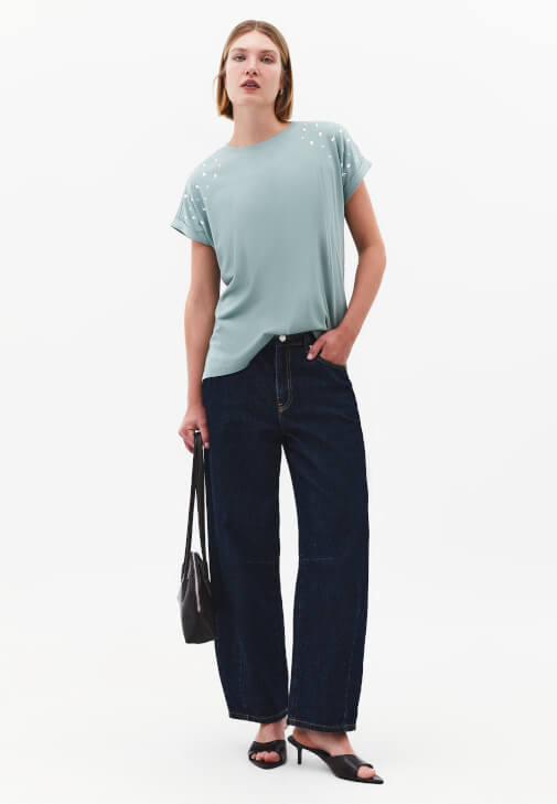  Taş Detaylı Tişört ve Pantolon Kombini