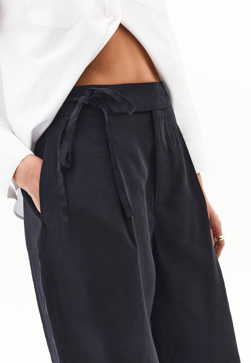 Modal Pantolon ve Modal Gömlek Kombini