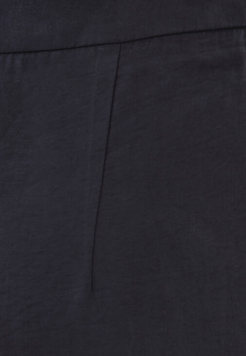 Modal Pantolon ve Modal Gömlek Kombini