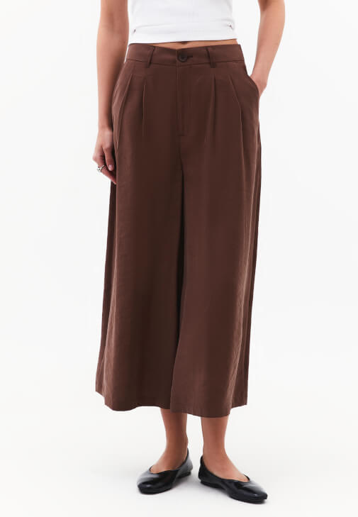 Culotte Pantolon ve U Yaka Atlet Kombini