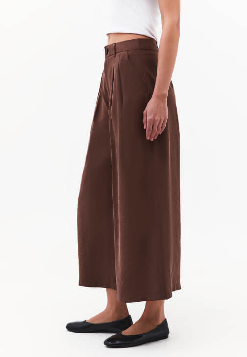 Culotte Pantolon ve U Yaka Atlet Kombini