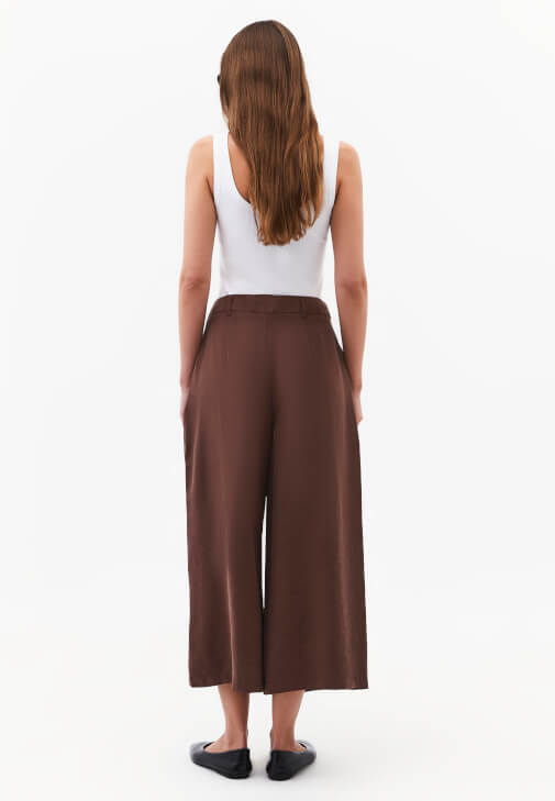 Culotte Pantolon ve U Yaka Atlet Kombini