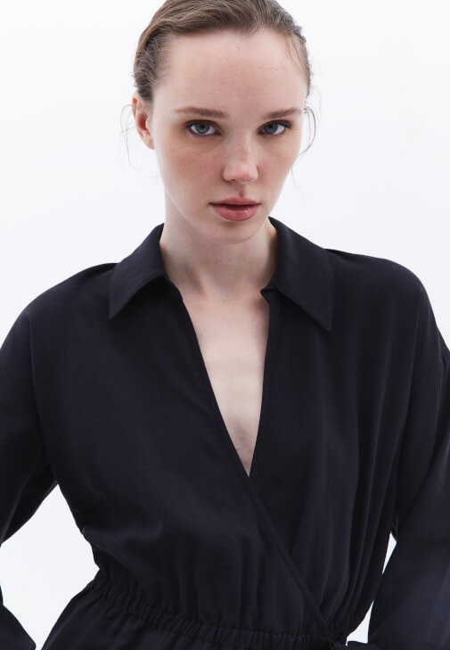 Midi Elbise ve Topuklu Çizme Kombini