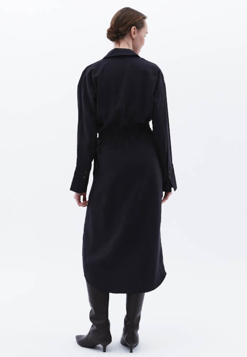 Midi Elbise ve Topuklu Çizme Kombini