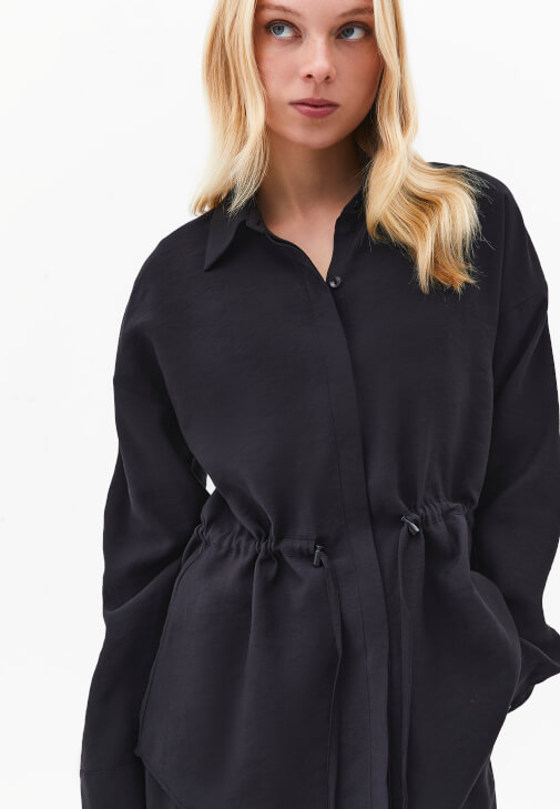 Bağcıklı Gömlek ve Pantolon Kombini