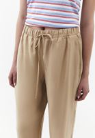 Bayan Bej Modal Straight-Fit Pantolon