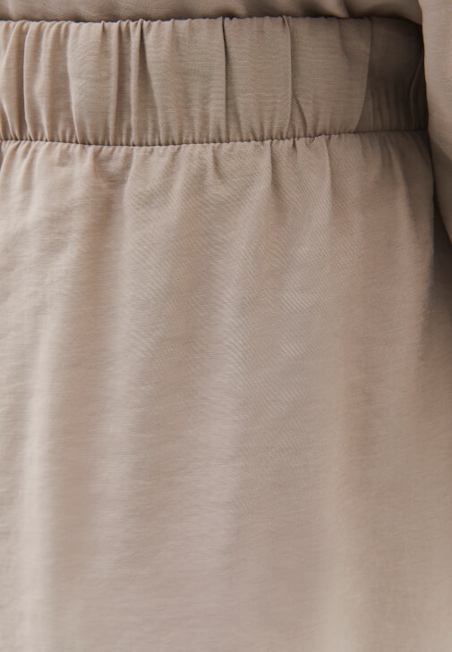 Straight-Fit Pantolon ve Gömlek Kombini