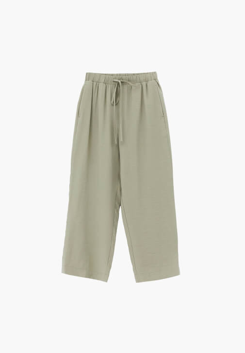 Modal Boru Paça Pantolon ve Gömlek Kombini