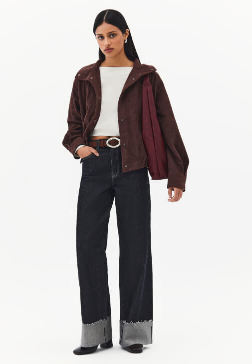  Modal Kazak ve Baggy-Fit Denim Pantolon Kombini