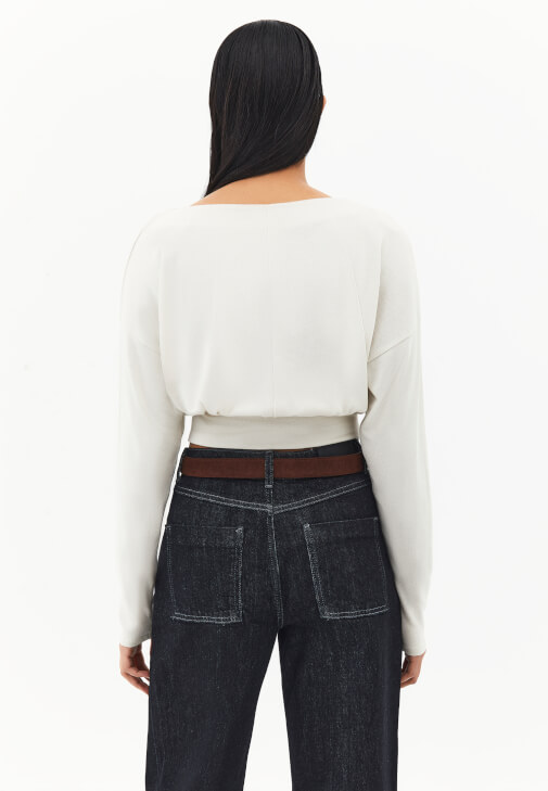 Modal Kazak ve Baggy-Fit Denim Pantolon Kombini