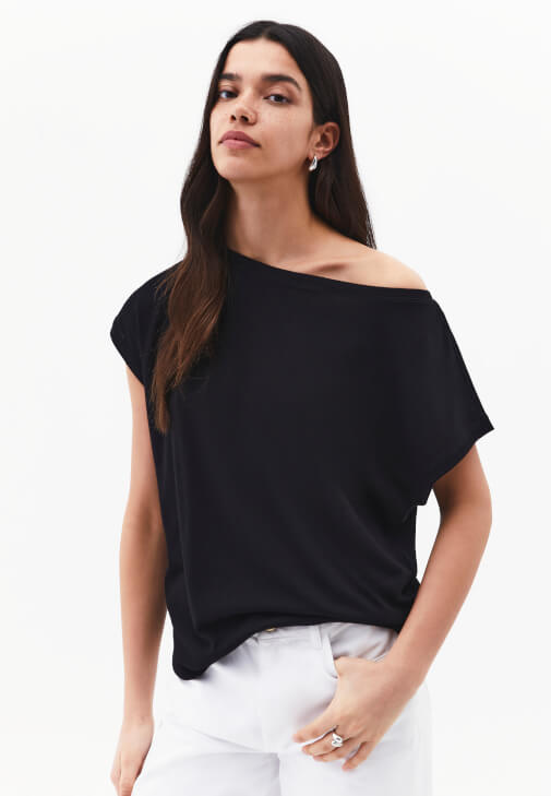 Siyah Modal Bot Yaka Tişört