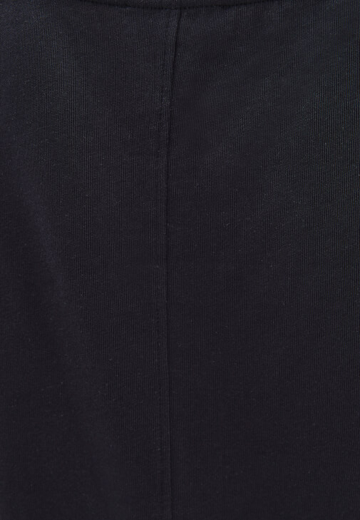 Bot Yaka Tişört ve Pantolon Kombini